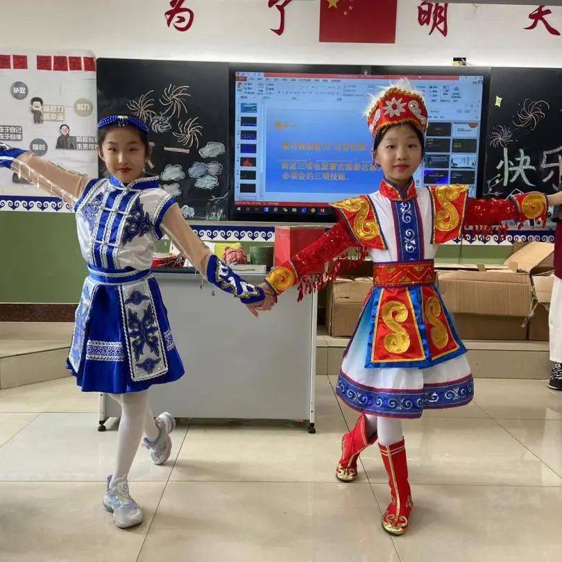 万全小学开展"多彩民族过六·一 石榴花开心向党"大型游园会活动