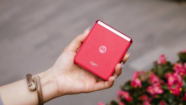 moto razr 40 ultra评测:最大外屏&最轻的竖折小手机