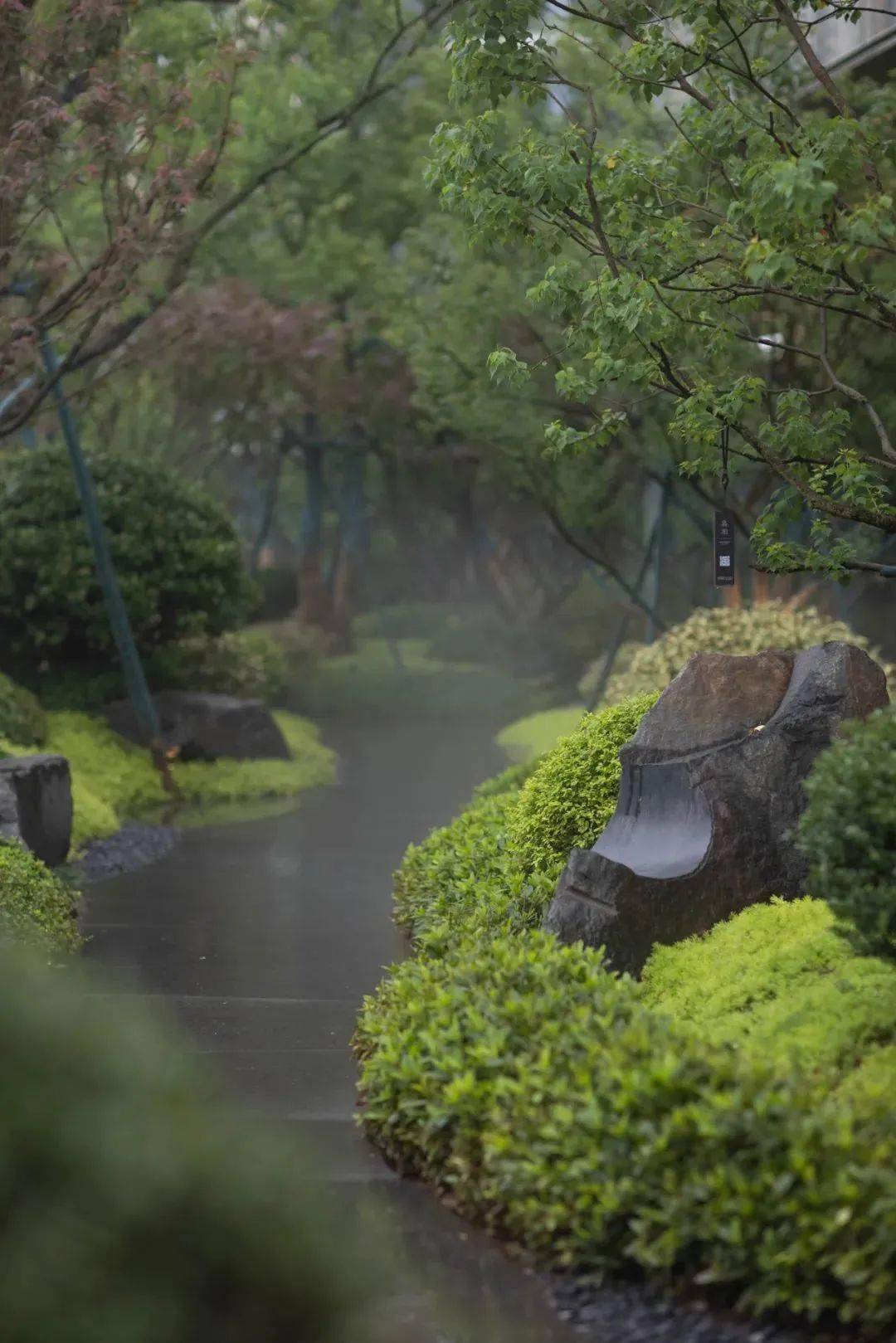 天玺△四川领地莲花湖[黑山石·项目案例]产品展示02△企业环境现公司