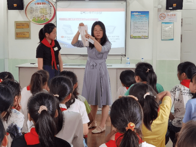 上海堡镇中学图片