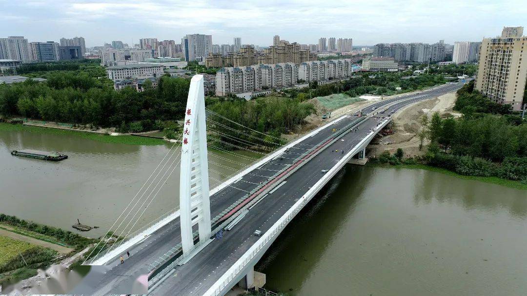 东兴高速加快推进经十路跨川东港大桥建成通车振兴路跨通榆河大桥9条