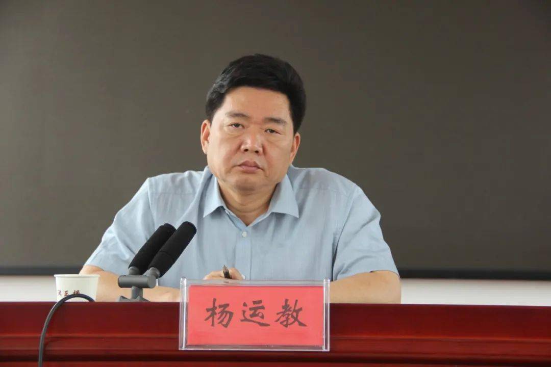《濮阳市农村生物质禁烧和清理利用办法》最后,副市长陈晓华同志强调