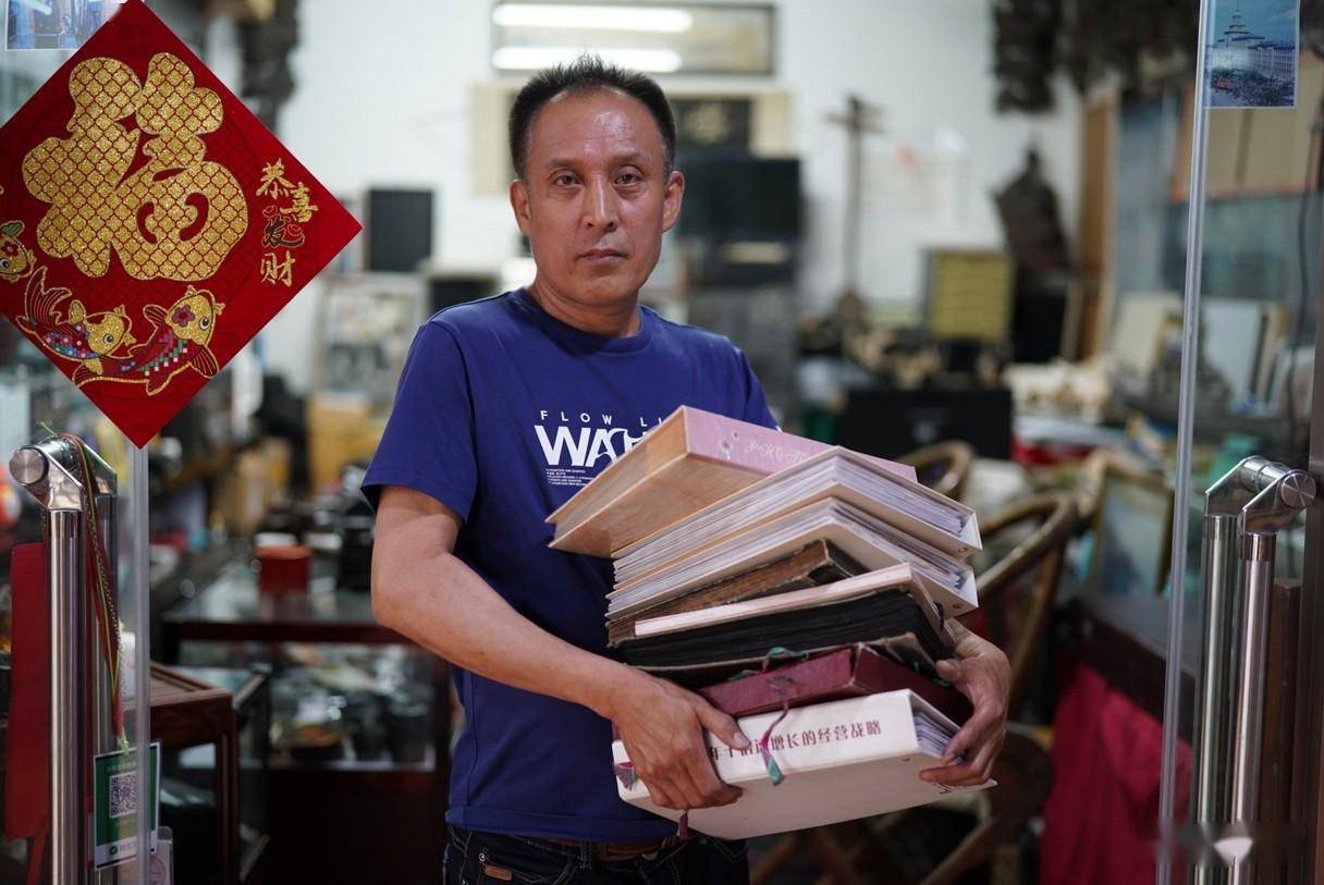 哈市王永林:少年苦练车技,却成江湖魔术师,喜欢收藏图片和相机_演出