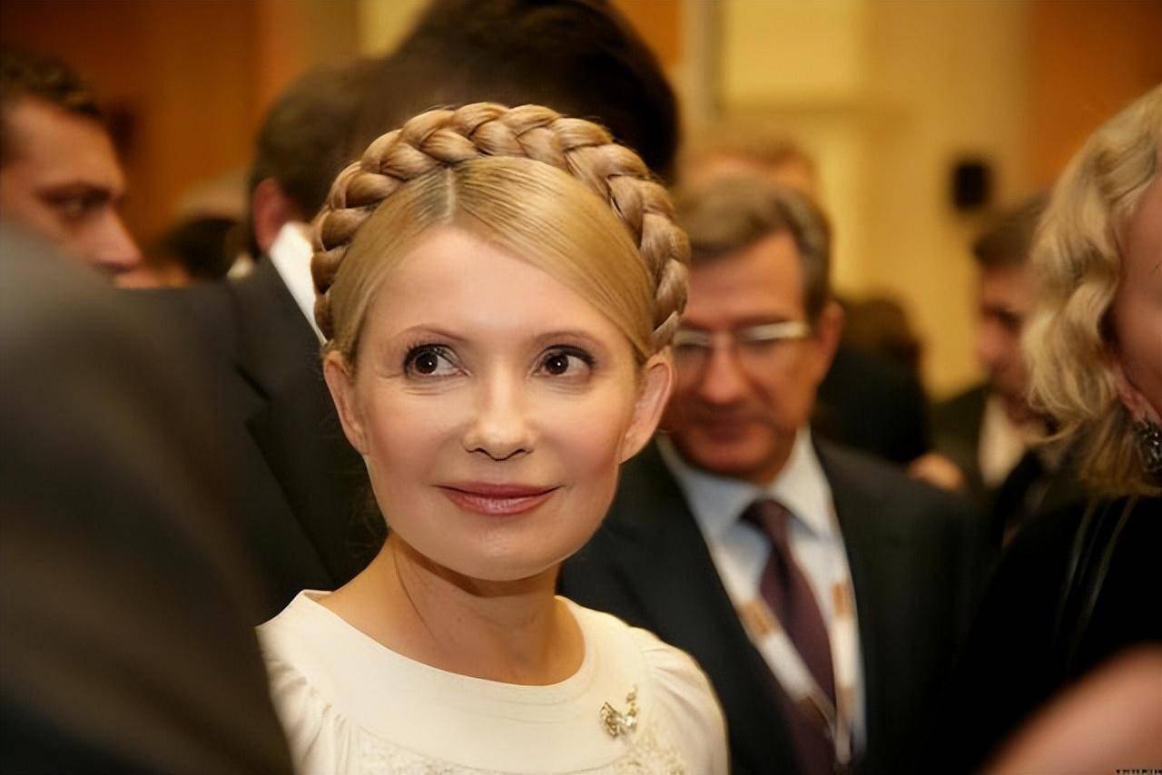 季莫申科女儿:14岁独立生活,25岁下嫁摇滚歌手,为救母牺牲婚姻_尤利娅