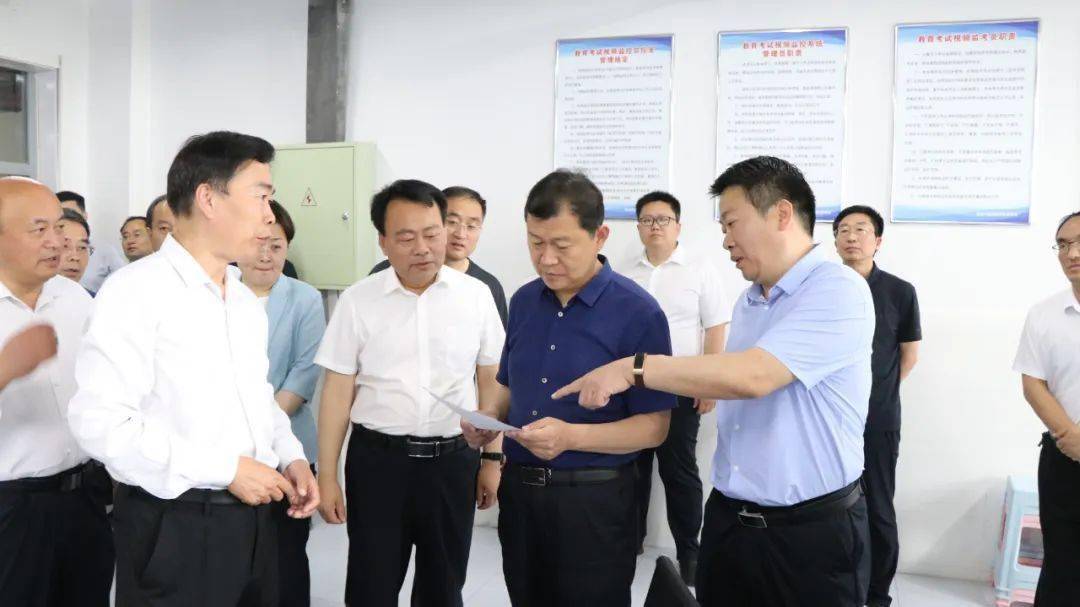 县领导周广峰,张俊阁,徐龙杰,马磊,耿绍坤,县教体局党组书记,局长王涛