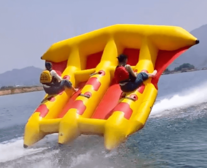 男子玩"水上飞鱼"落水身亡!网红项目比你想的危险_救生衣_游客_橡皮艇