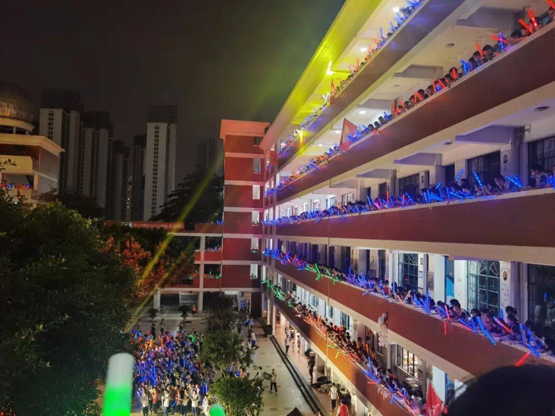又是一年高考,直击莆田各学校"喊楼"现场→_活动_高三_祝福