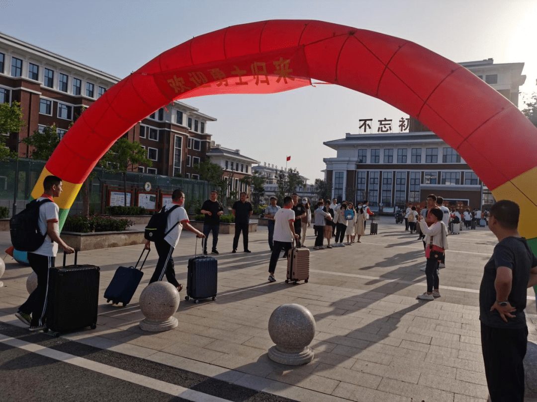 gaokao高考加油5月14日,东光一中举行高三年级家长开放日,家校协作