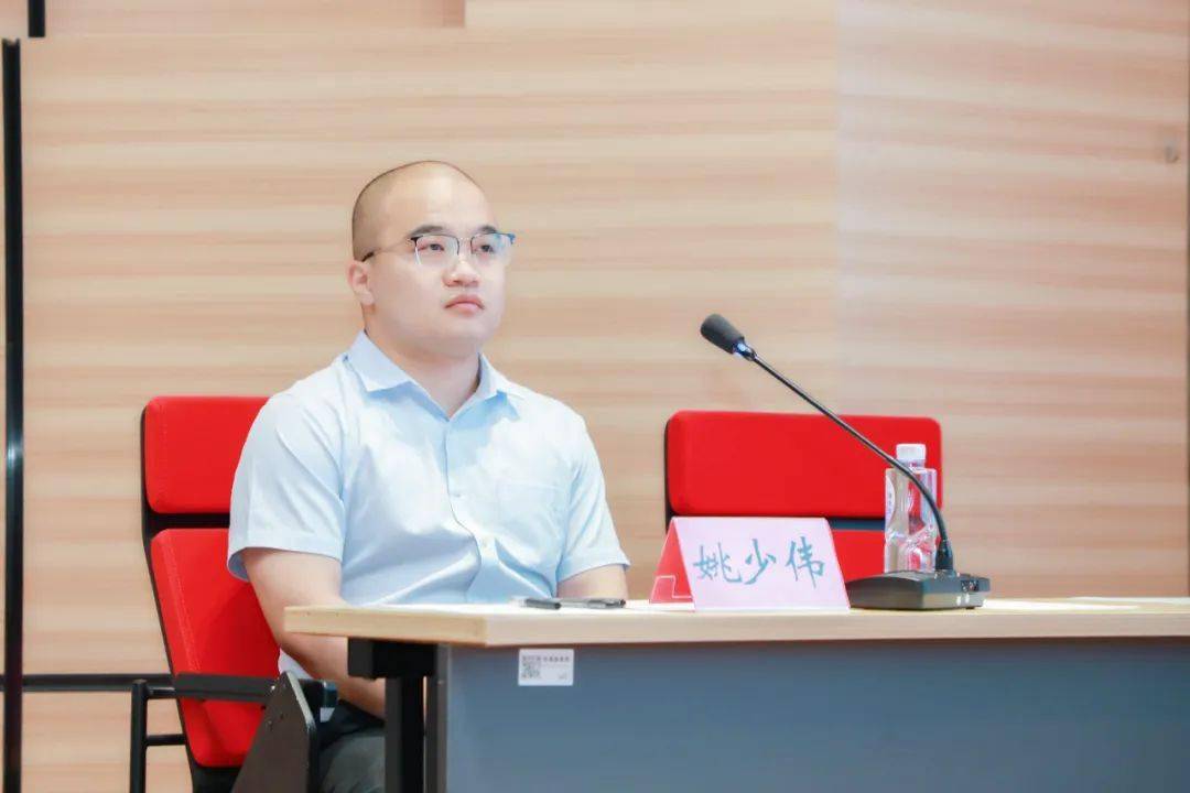 会议现场,永春县医院血透室主任陈俊新,石狮市医院肾内科主任张文意