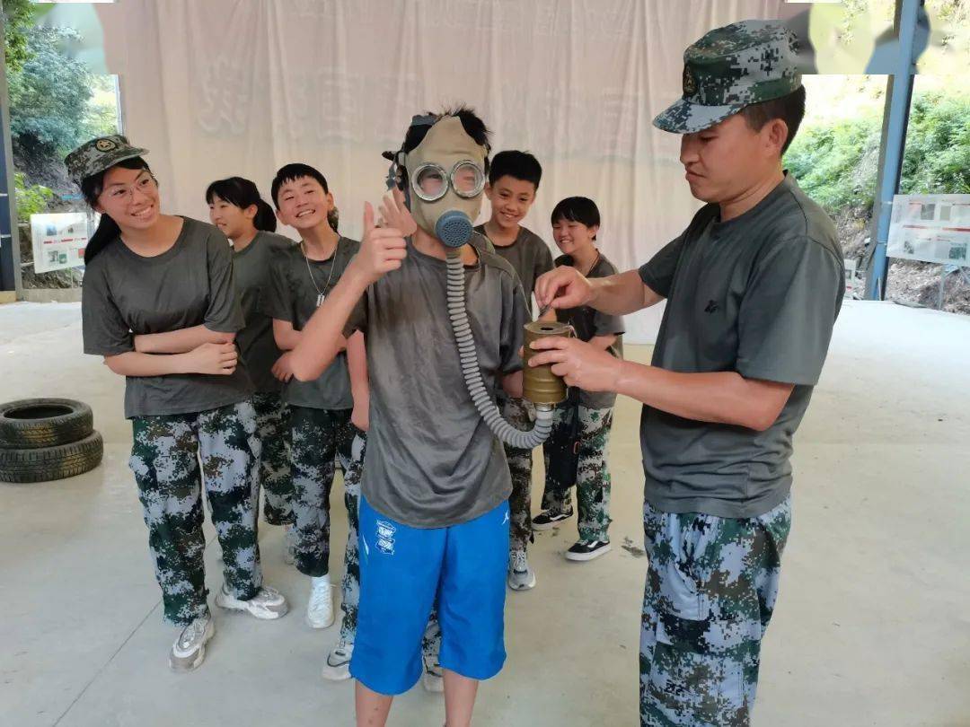 【传红色基因,强革命精神】溆浦县鹿鸣学校军事研学活动_国防教育基地