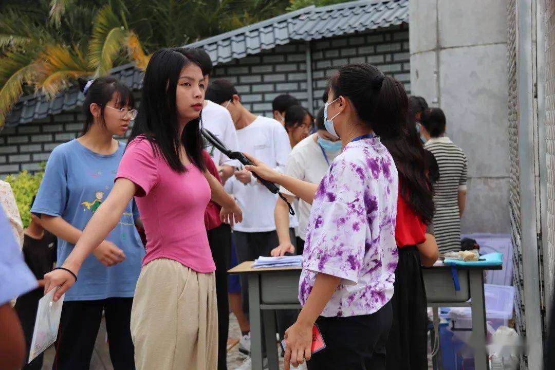 直击红河县2023年高考首日!_考生_第一中学_红河谷