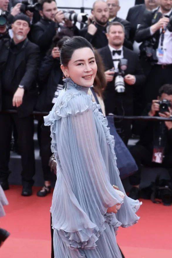 国际知名服装设计师王璇亮相戛纳电影节_xuan_世界_女士