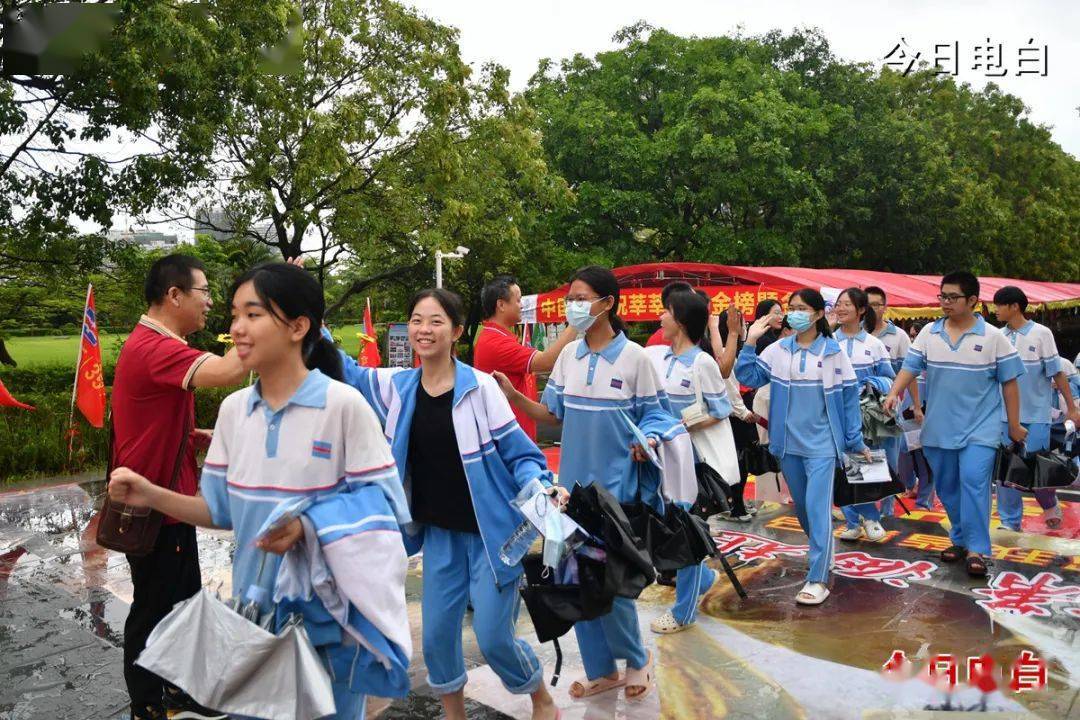 直击电白高考现场→_家长_故事_考场