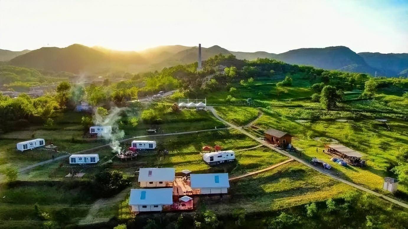 周边景点:薛家寨革命旧址,陈家坡会议旧址,溪山胜境线路特色:红色旅游