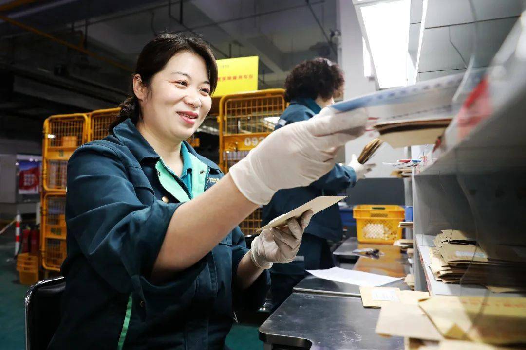 公司《朝阳下的志愿者》杨宇 朝阳区五里店街道《风雪中有你》程碧洋