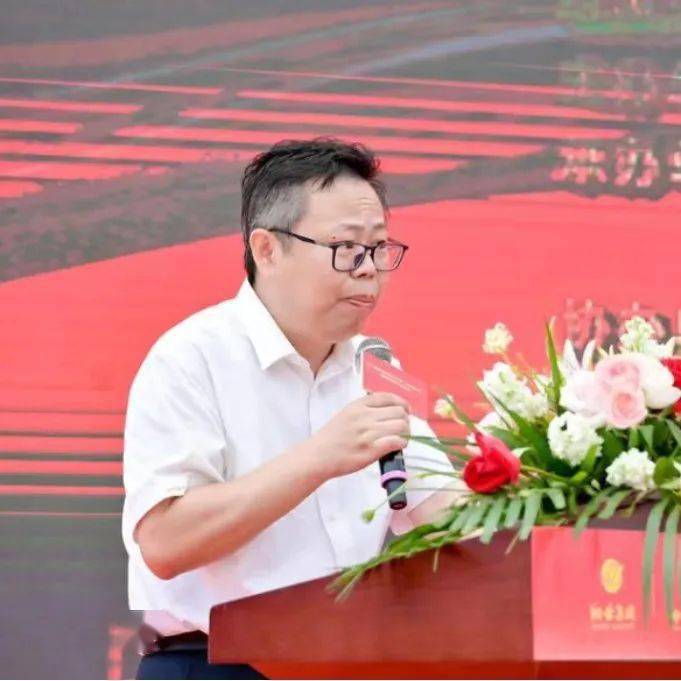 市建设局总建筑师苏青云,市应急管理局副局长郑宝华,市机场片区指挥部