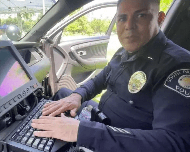 美国警车内部长这样,都有这些"黑科技"