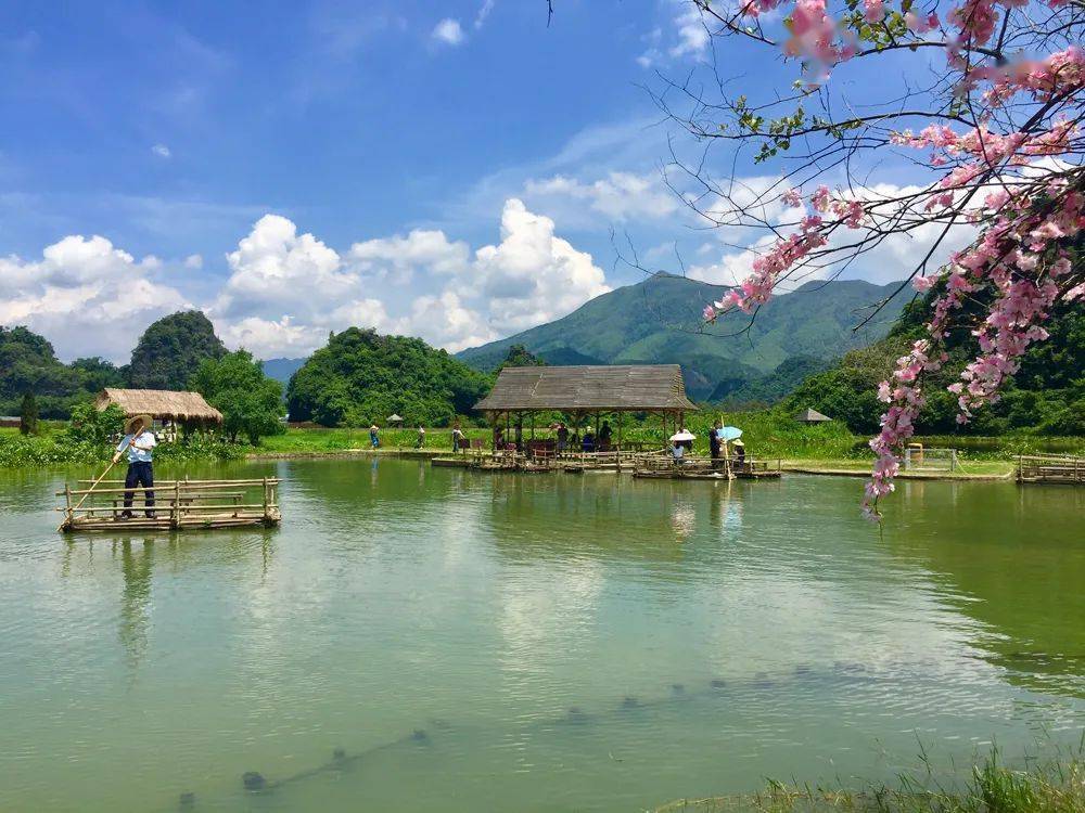 英德網紅【芸居度假酒店】早餐 無邊際湯泉·躺著看峰林間的山環水繞