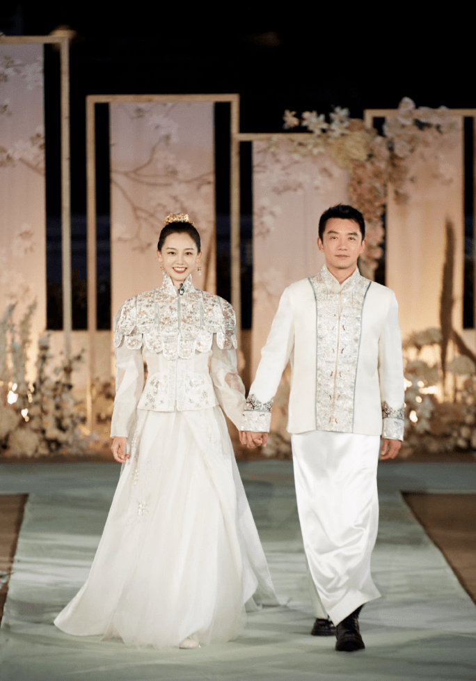 苗苗被曝早产诞下三胎女儿,做臀位手术已出院,孩子疑似仍在医院_网友