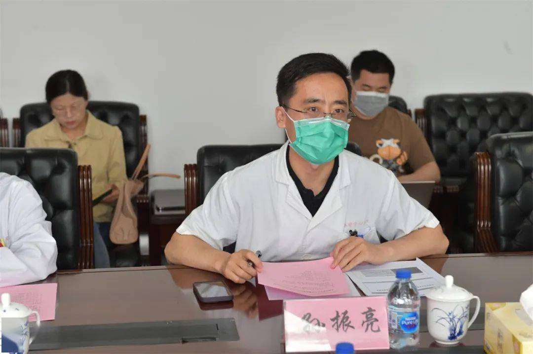 最后,挂职干部,国家医疗器械临床试验机构办公室主任孙振亮代表医院对