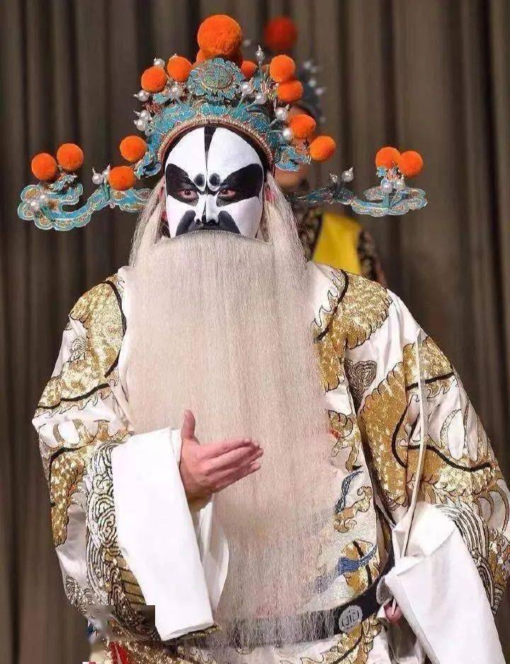 代表剧目《赤桑镇》《遇后龙袍》《铡美案》《刺王僚》等铜锤花脸郭