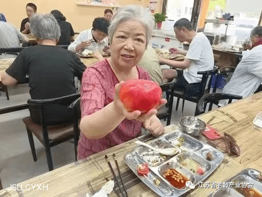 半岛体育缓解社会养老焦虑！江苏推出一揽子“高含金量”养老服务新政(图3)