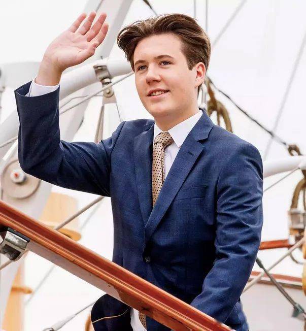 丹麦未来国王约会18岁意大利公主,王子公主的童话故事会成真吗?