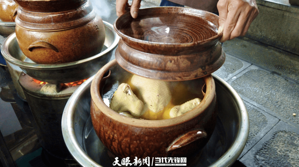 多彩贵州 奇味之旅·遵义|吃鸡、品鱼、嗦凉粉,舌尖上的遵义走心又走胃!_子鸡_鸡汤_美食