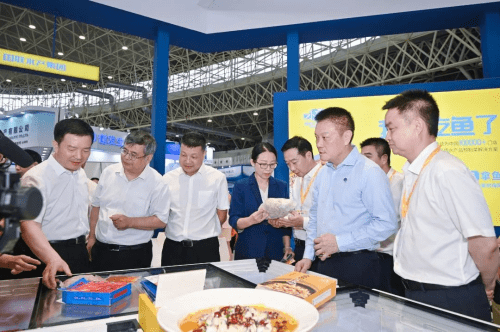 国联水产集团惊艳亮相2023广东国际水产博览会,小霸龙预制菜圈粉无数