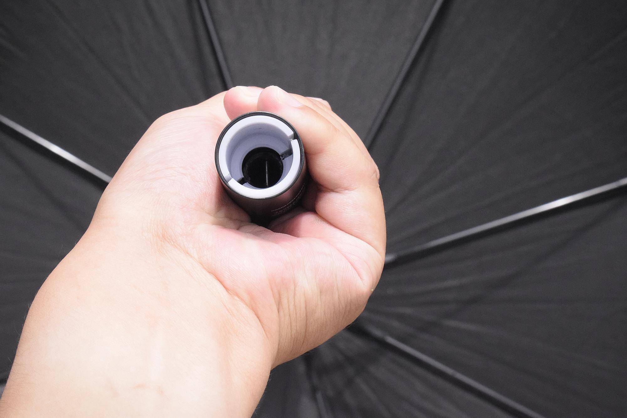 弘安保罗战术防割风暴伞棍体验_雨伞_甩棍_机械