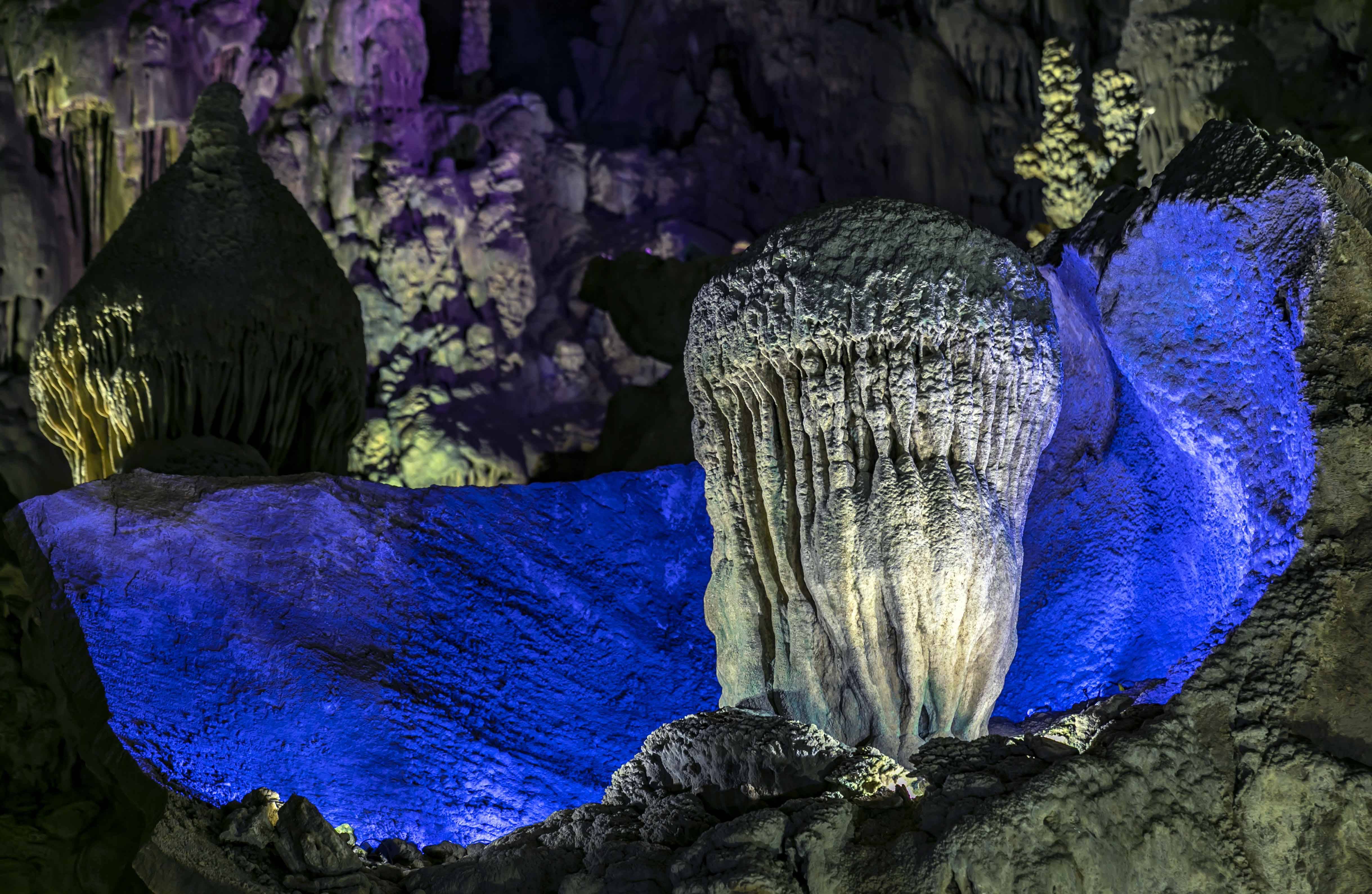 贵州毕节:洞穴研学让旅途变成"行走的课堂"_织金洞_溶洞_资源