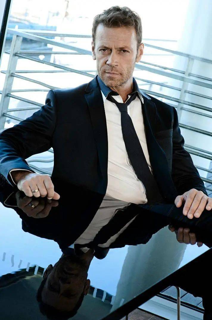 rocco siffredi 登上米兰时装周走秀,宝刀未老!_电影_dean_意大利