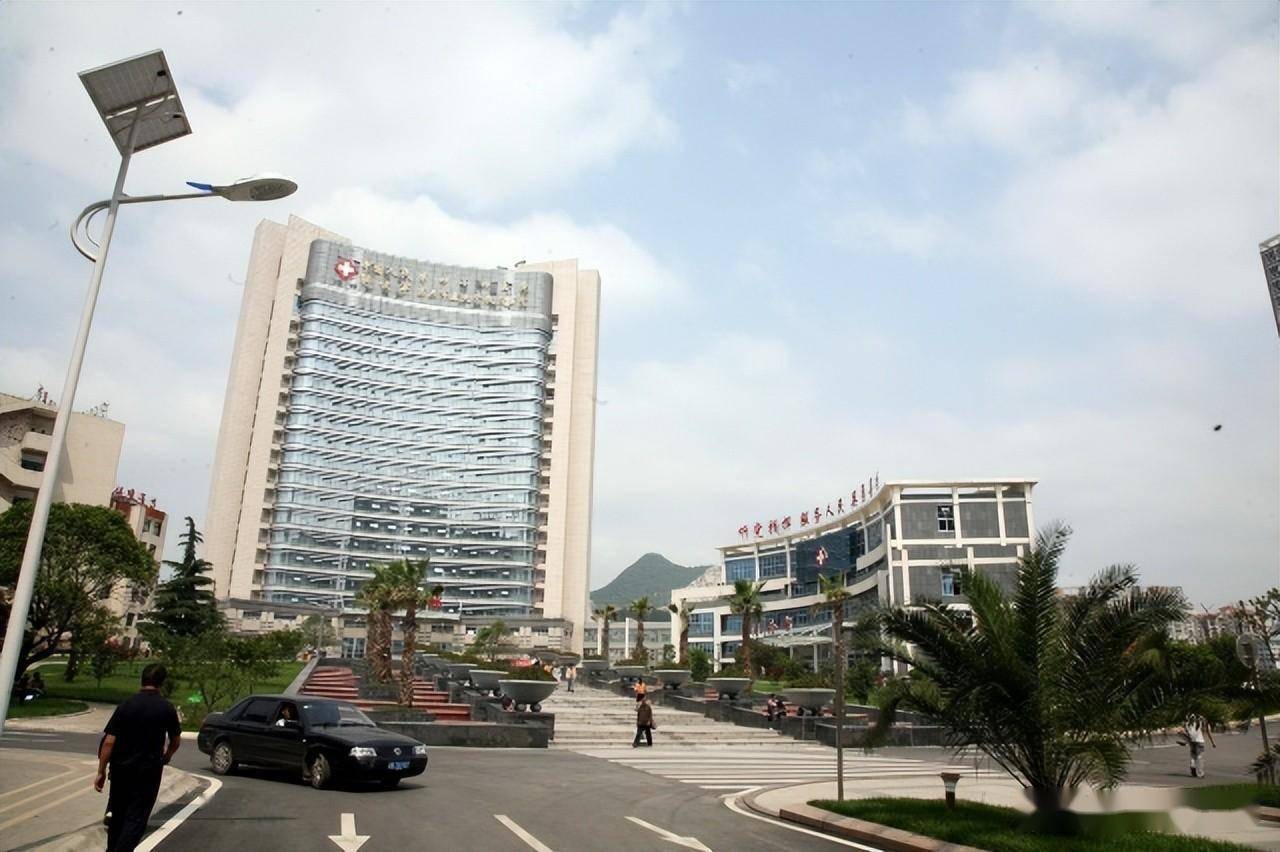 参观贵州解放军44医院_技术_社会_经济效益