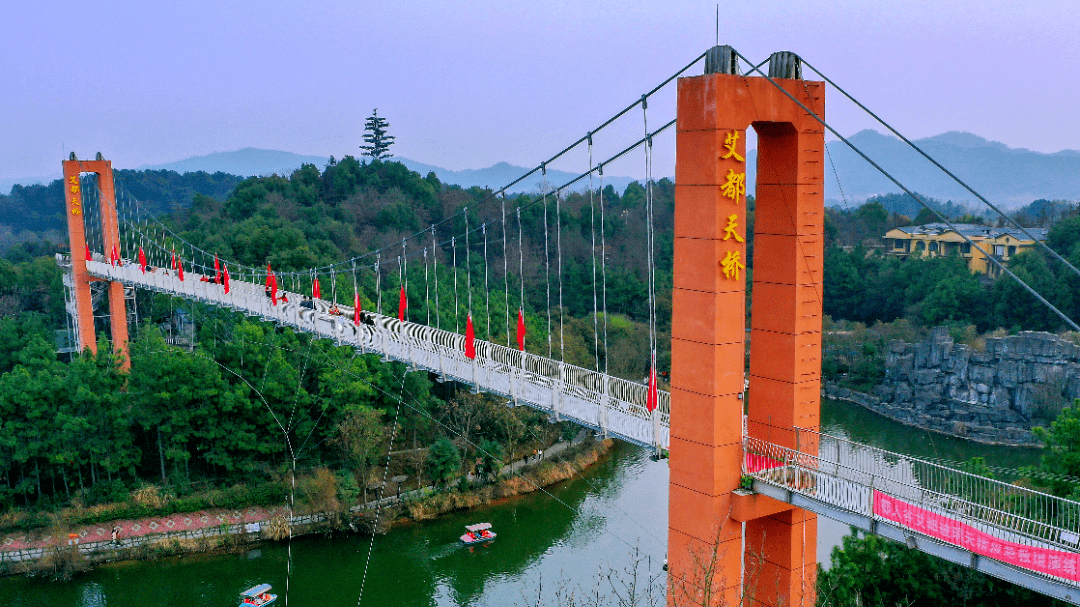 蕲春漕河三路休闲图片