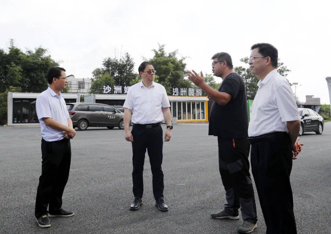 彭东光到港北区中里乡调研乡村振兴工作_古村_群众_发展