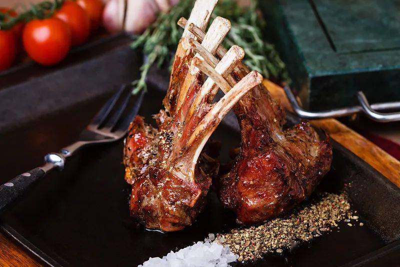 苏轼的烤羊蝎子之法,十分细致考究.