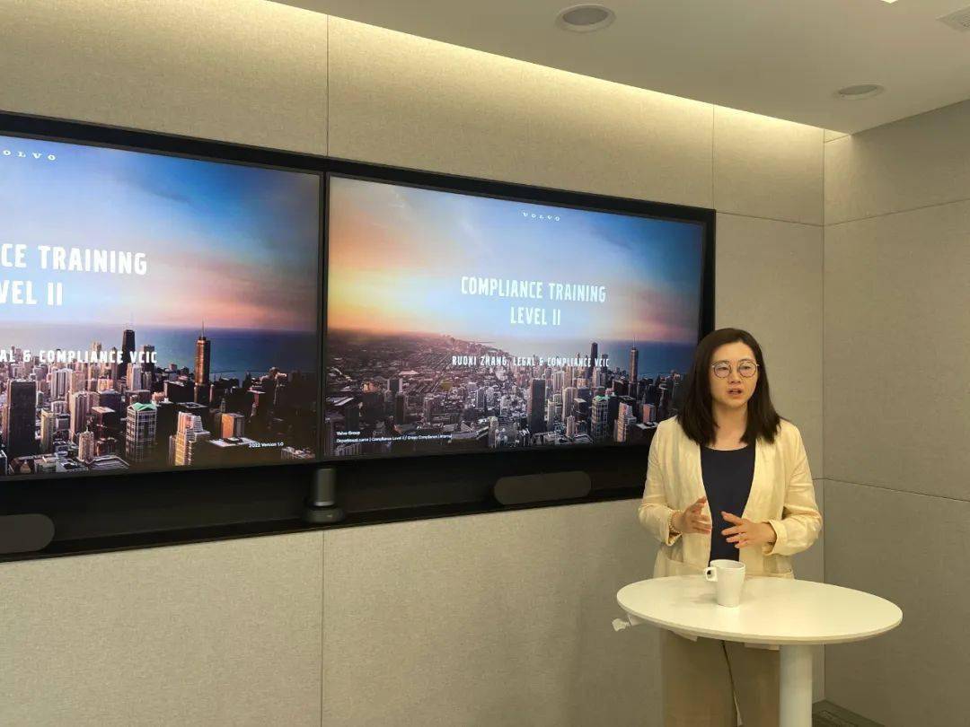 律政佳人张若曦的"沃"式可持续生活plog:两只手一顶帽一个大背包_中国