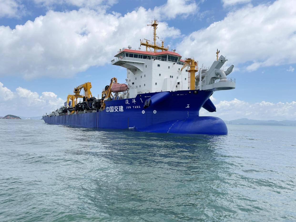 亚洲最大耙吸挖泥船"浚洋1"亮相惠州港_施工_航道_建设