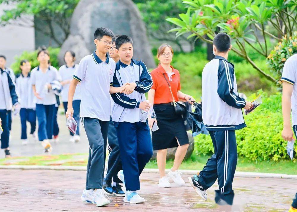 南安柳城中学校服图片