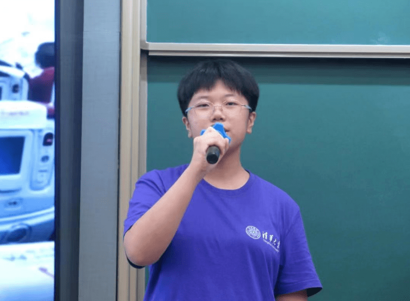 姓名:王韵涵毕业学校:东北育才学校兴趣爱好:唱歌,弹琴理想高校:清华
