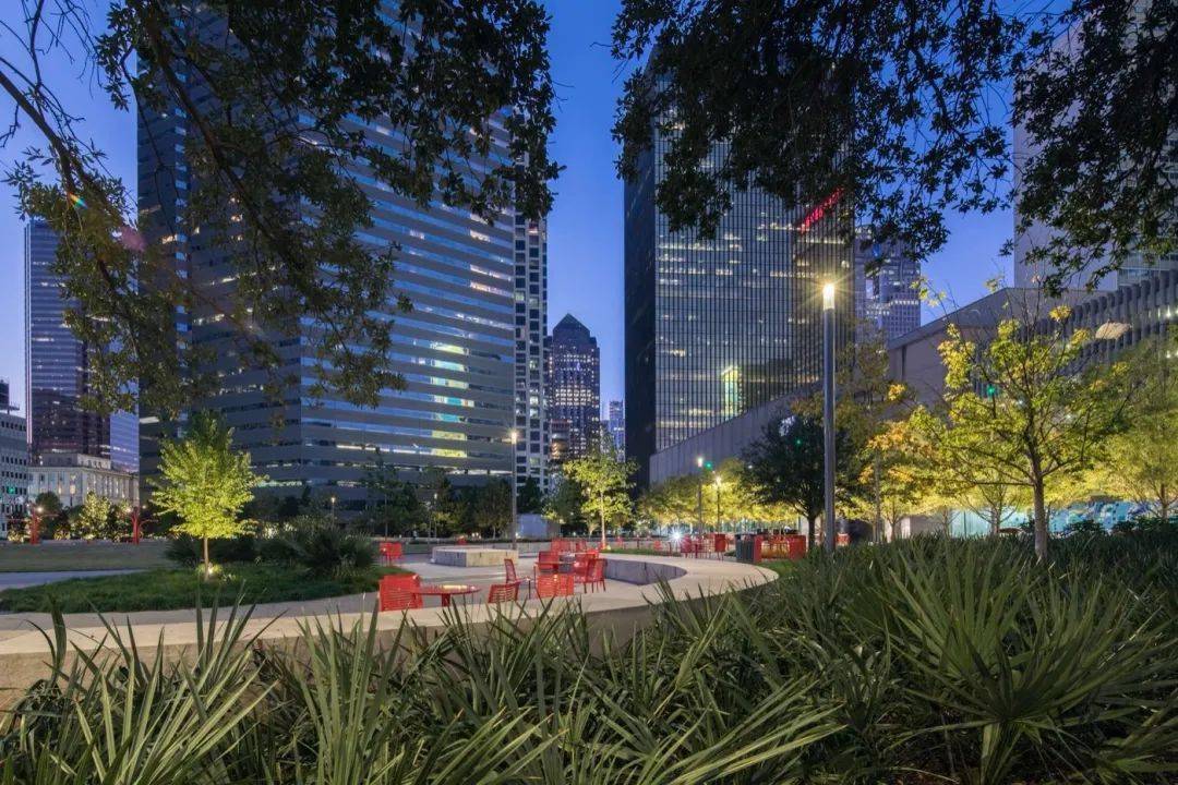 展现城市历史的公共空间广场-pacific plaza / swa_公园_the_展馆