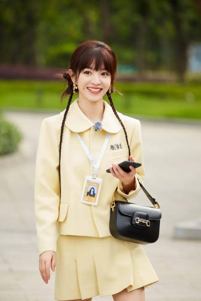 女子推理社官微如此可爱的田曦薇谁不爱呀这身清水一中的校服瞬间