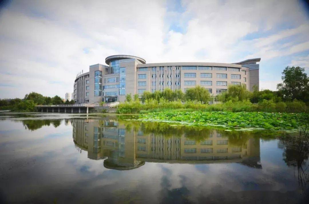 我在辽宁石油化工大学等你来!_青春_校园_九月