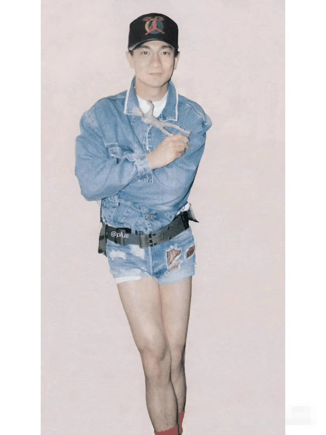 刘德华,成龙穿齐x热辣小短裤下场打脸_华仔_牛仔裤_年代