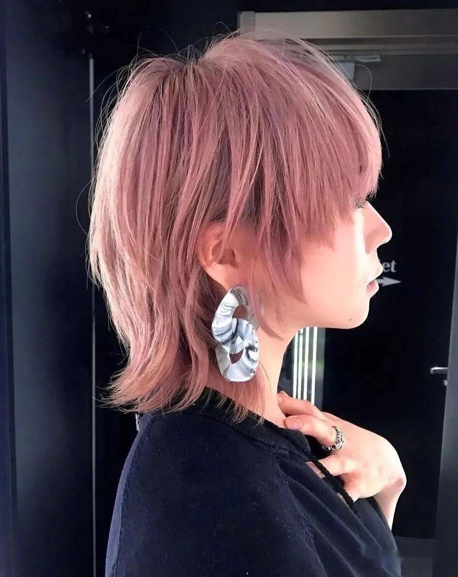 "狼人鲻鱼头",甜又酷._发型_中国_形象