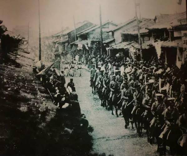 【云南旅游】滇军历史:42万滇军出征, 伤亡10余万_台儿庄_抗战_部队