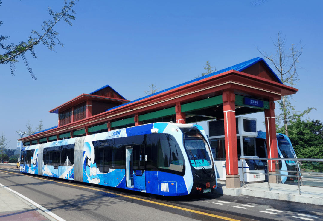 宜宾智轨t4线正式开通!亲测,南溪50分钟跑拢临港,站点.