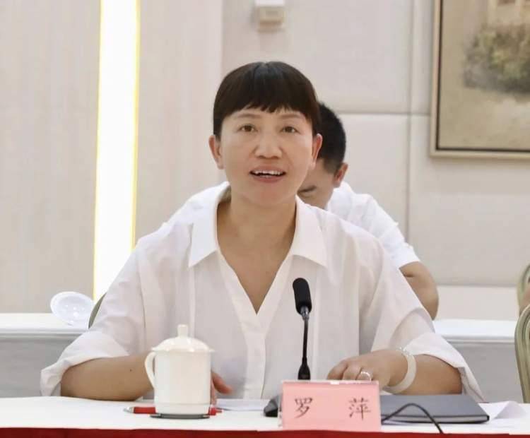 长宁区委书记,区长张伟,副区长陆浩等出席会议,红河州委副书记,州长