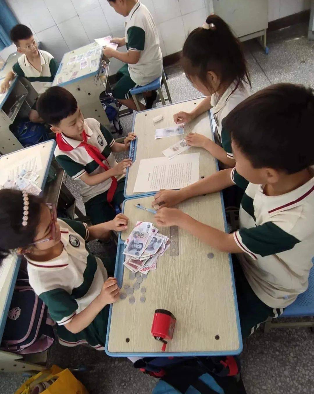 【幸福教学】人民币探秘——焦东路小学一年级数学趣味实践活动_货币