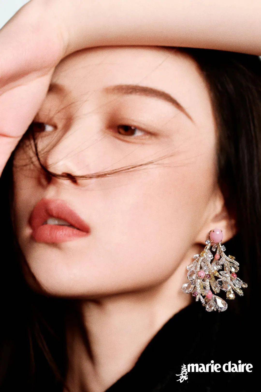 《时尚cosmo》高圆圆&贾静雯高圆圆搭档贾静雯登上《时尚cosmo》七